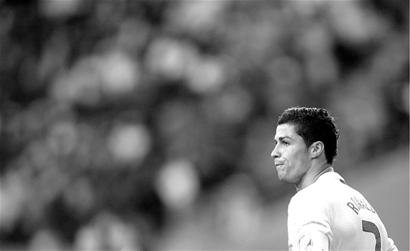 美因茨主帅：战胜拜仁并不是没可能，球队要保持积极心态面对（美因茨主帅：击败拜仁并非不可能，全队需以积极心态迎战）