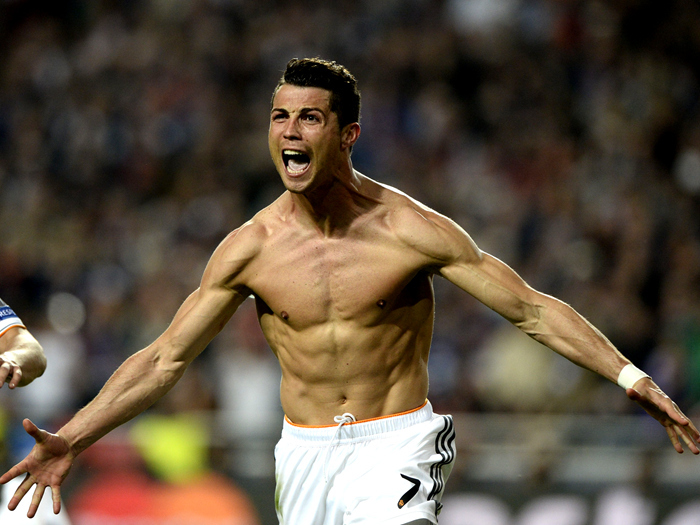 皇马圣马梅斯遭遇生死战！姆巴佩、维尼修斯联袂出战，阿隆索执教生涯首次危机（皇马客战圣马梅斯迎生死考！姆巴佩联手维尼修斯，阿隆索陷入执教生涯首危机）