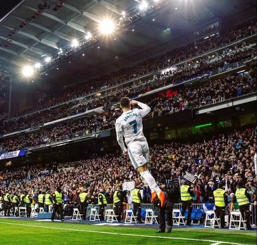 齐沃：足球是美丽的，我希望球员快乐，带着激情勇气微笑上场（齐沃：愿球员享受足球之美，带着激情与勇气微笑登场）