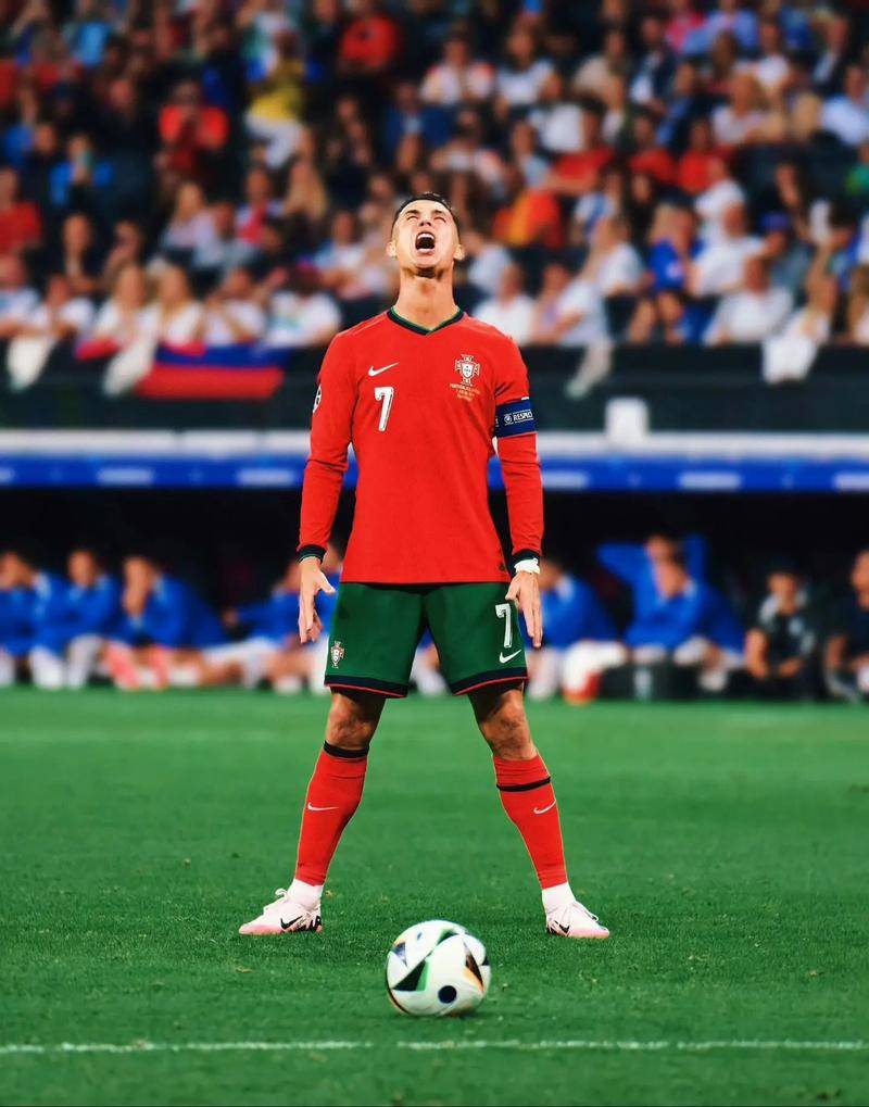 斯基拉：那不勒斯计划通过冬窗买中场，目前看上梅努等5人（斯基拉：那不勒斯计划在冬窗补强中场，梅努位列5人候选名单）