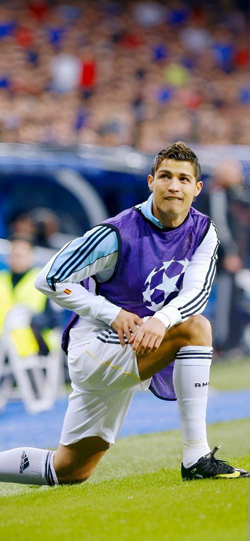 半场战报：赫罗纳1-0阿拉维斯，齐甘科夫建功（半场比分：赫罗纳1比0领先阿拉维斯，齐甘科夫破门）