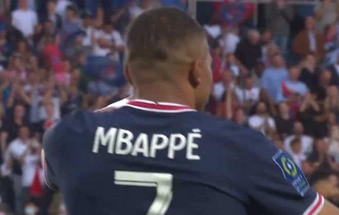 梅西职业生涯获得13座联赛冠军：西甲10冠、法甲2冠、美职联1冠（梅西生涯收获13座联赛桂冠：西甲10冠、法甲2冠、美职联1冠）