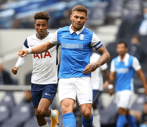 皇马队史第五次西甲主场有两人被罚下，上一次是20年前（皇马西甲主场两人被逐为队史第5次，距上次已过20年）