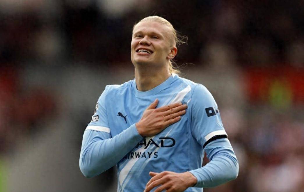 2.53米！麦克托米奈超C罗、奥纳丘，创最高高度倒钩进球（2.53米！麦克托米奈超越C罗和奥纳丘，刷新倒钩破门最高高度纪录）