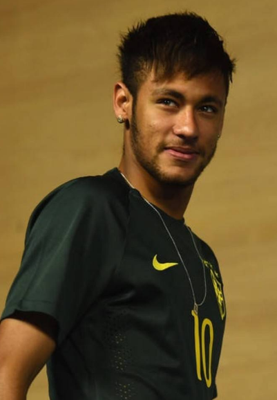 足球西甲豪门迎来连胜，状态回暖（西甲豪门重返胜轨，状态复苏）