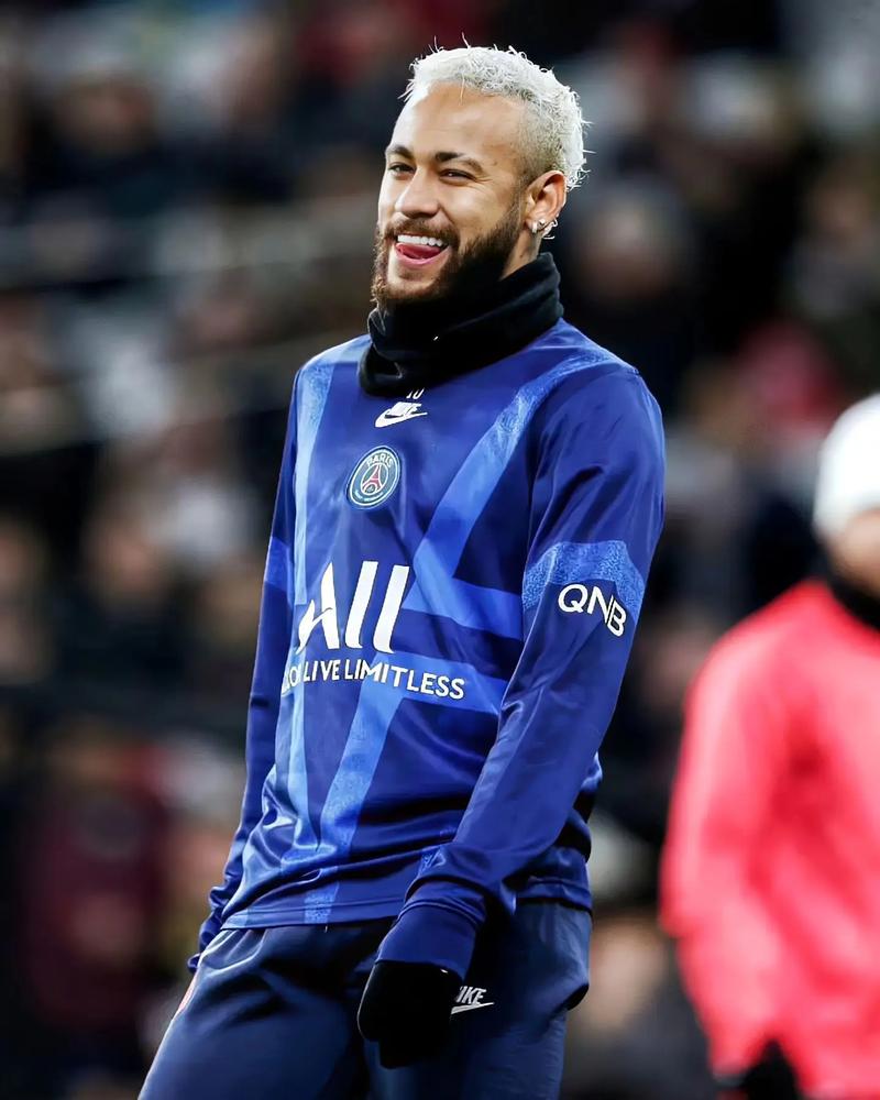 比利亚雷亚尔2-0赫塔费，布坎南破门，米卡塔泽锁定胜局（黄潜2-0力克赫塔费：布坎南先开纪录，米卡塔泽终结悬念）