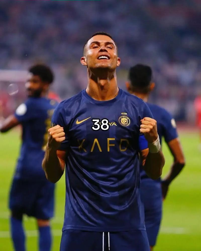 “苏超”赛季最佳阵容公布，马宁获裁判员纪念奖（苏超赛季最佳阵容出炉，马宁荣膺裁判员纪念奖）